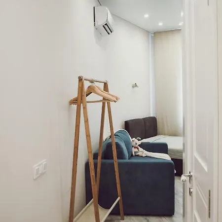 миконос в двух минутах от пляжа на 10-й ст. большого фонтана; Mykonos Apartment